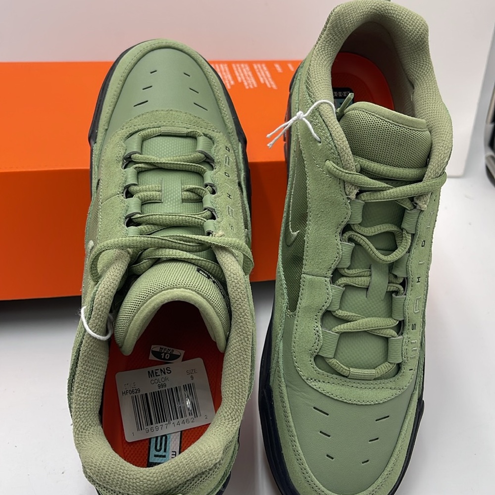 Nike Men’s Green Retro-Inspired Sneakers with Rugged Sole - Picture 12 of 16